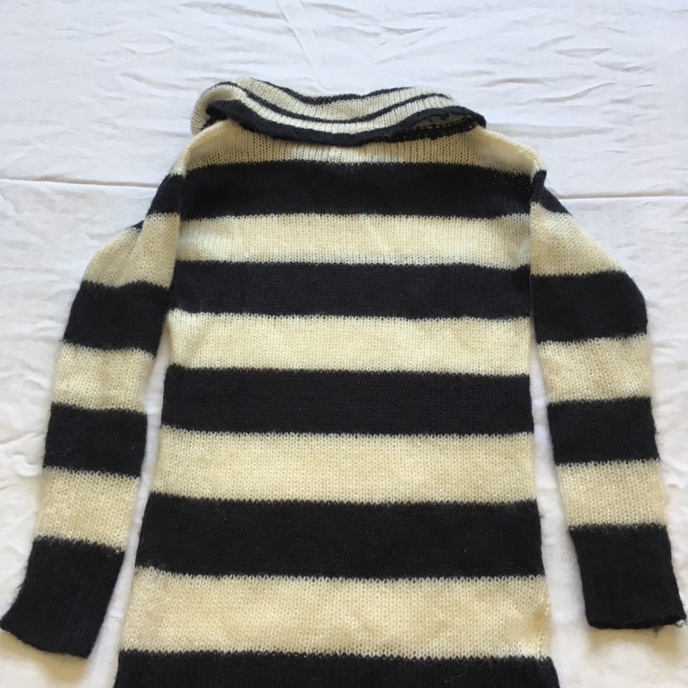 Sweater - Picture 4 of 5